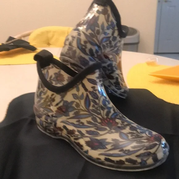 Rain boots Carry in your car - Picture 3 of 6